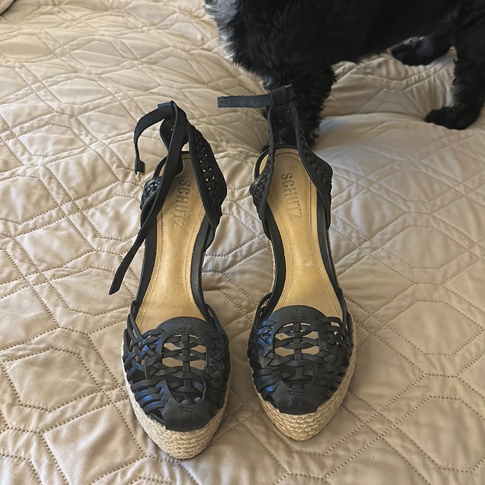 Espadrilles. Black leather